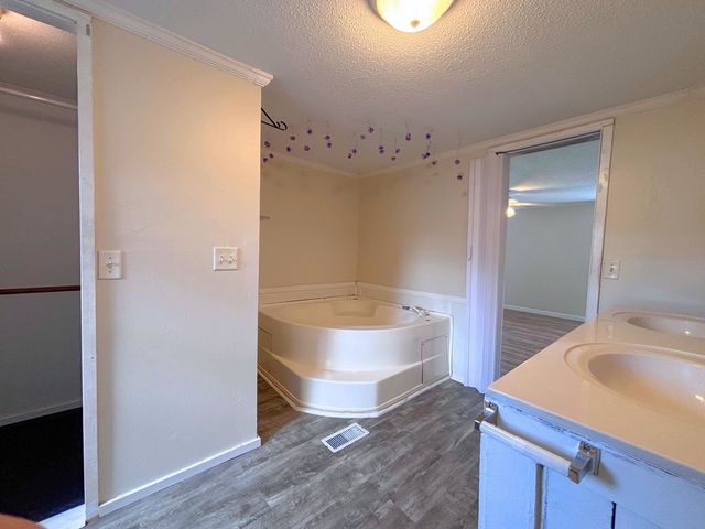 15279 Floyd Holton Rd, Prairieville, LA 70769