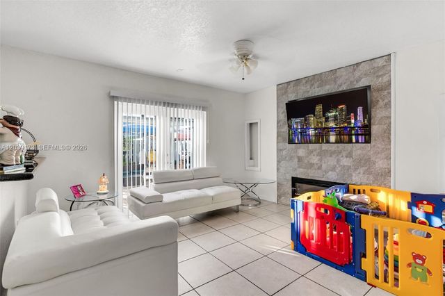 1760 NE 36th Avenue, Homestead, FL 33033