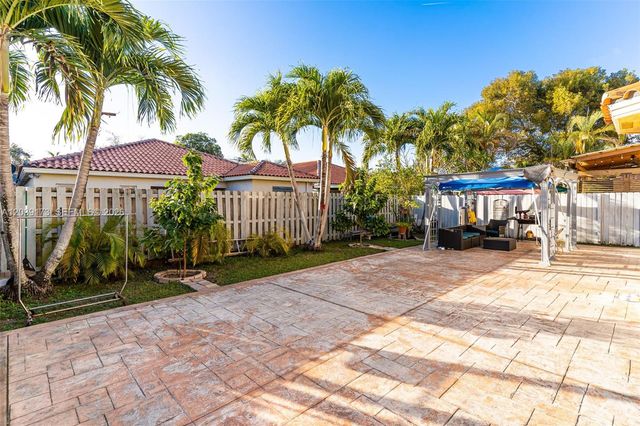 1760 NE 36th Avenue, Homestead, FL 33033
