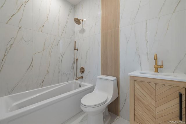 27 Ellish Parkway 103, Spring Valley, NY 10977