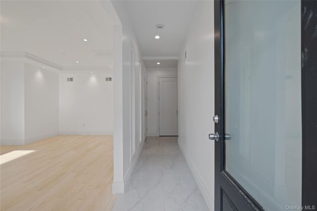 27 Ellish Parkway 103, Spring Valley, NY 10977