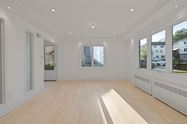 27 Ellish Parkway 103, Spring Valley, NY 10977