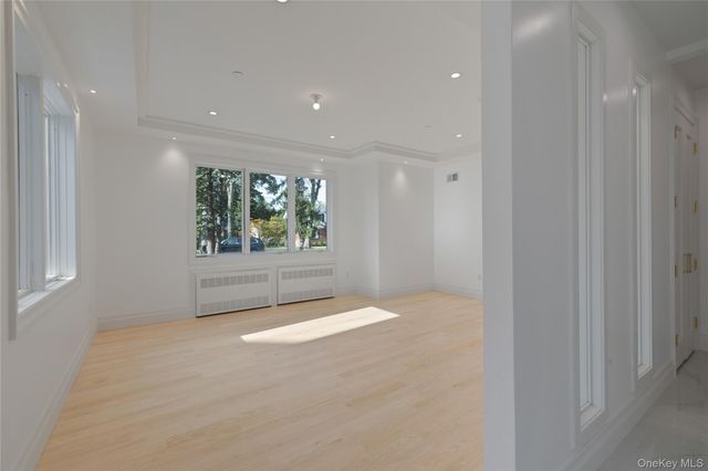 27 Ellish Parkway 103, Spring Valley, NY 10977