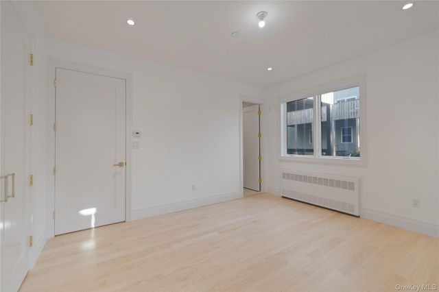 27 Ellish Parkway 103, Spring Valley, NY 10977