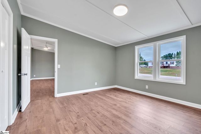 423 Valleybrook Lane, Greer, SC 29651