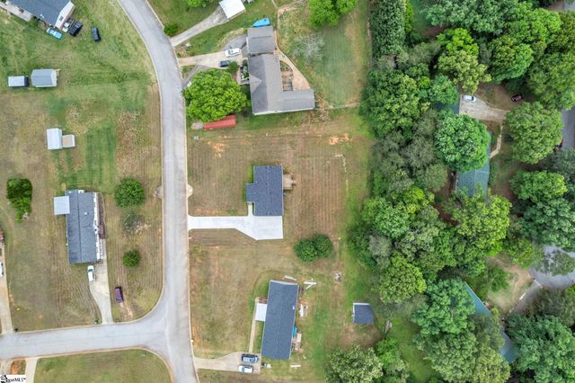 423 Valleybrook Lane, Greer, SC 29651