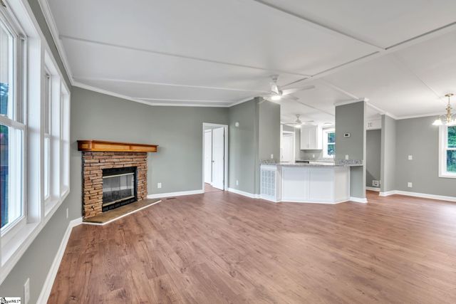 423 Valleybrook Lane, Greer, SC 29651