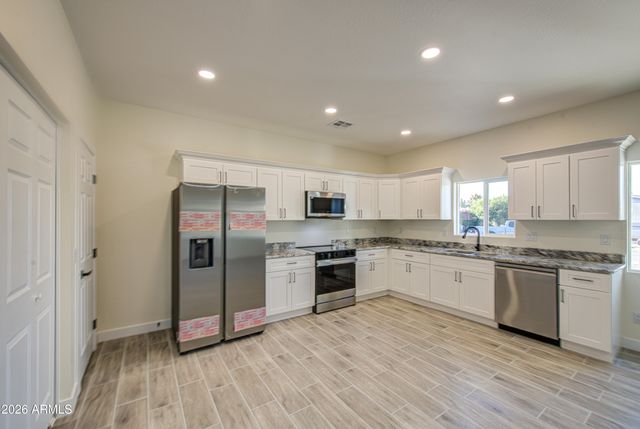 8125 E BONNELL Street, Mesa, AZ 85207