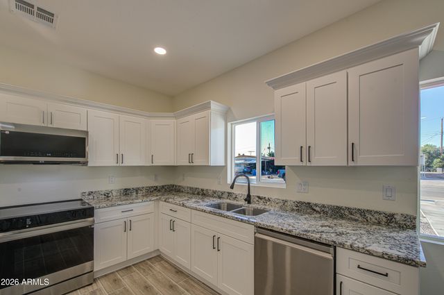 8125 E BONNELL Street, Mesa, AZ 85207
