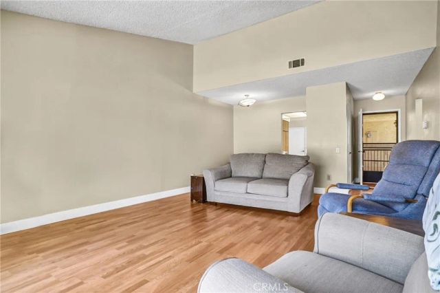25124 Village 25, Camarillo, CA 93012
