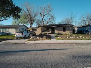 527 E dickson, San Antonio, TX 78214