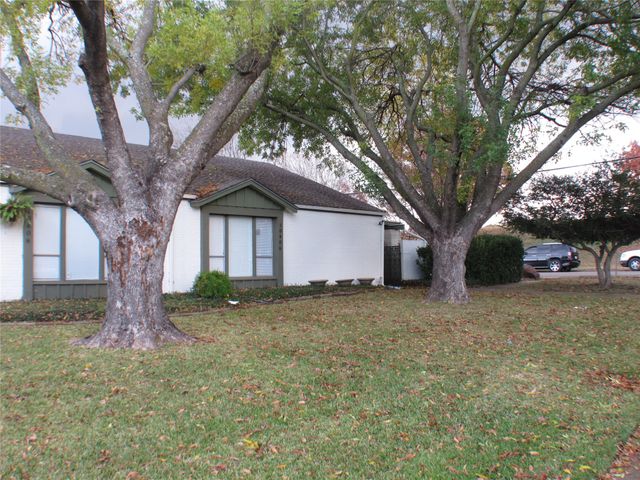 10406 Shadow Bend Drive, Dallas, TX 75230
