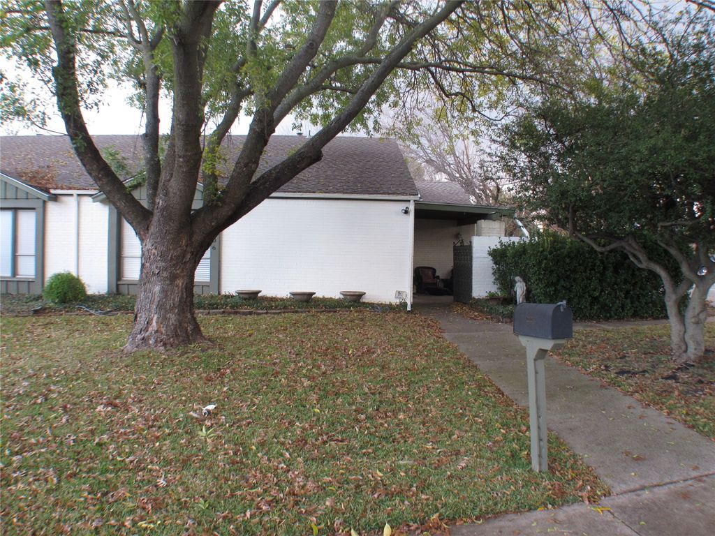 10406 Shadow Bend Drive, Dallas, TX 75230