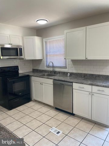 185 HAZELWOOD CIR, Willingboro, NJ 08046
