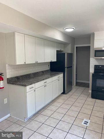 185 HAZELWOOD CIR, Willingboro, NJ 08046