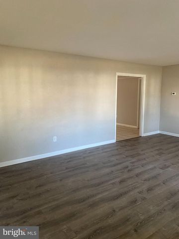 185 HAZELWOOD CIR, Willingboro, NJ 08046