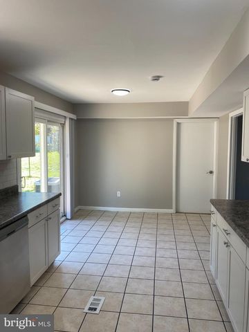 185 HAZELWOOD CIR, Willingboro, NJ 08046
