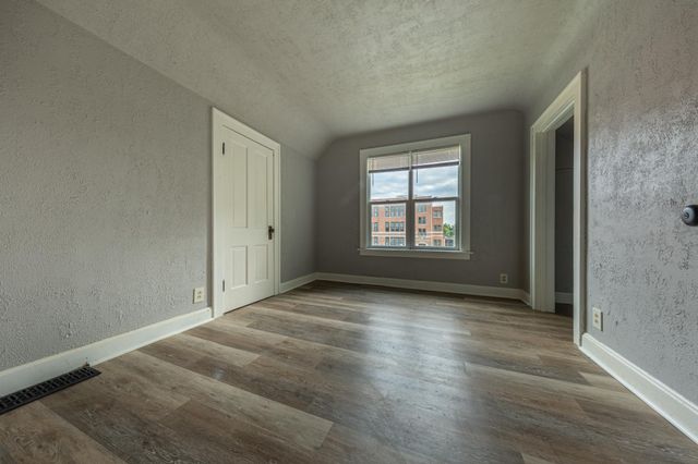 762 Jenks Avenue, Saint Paul, MN 55106