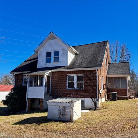 1121 Old US Highway 421, Wilkesboro, NC 28697