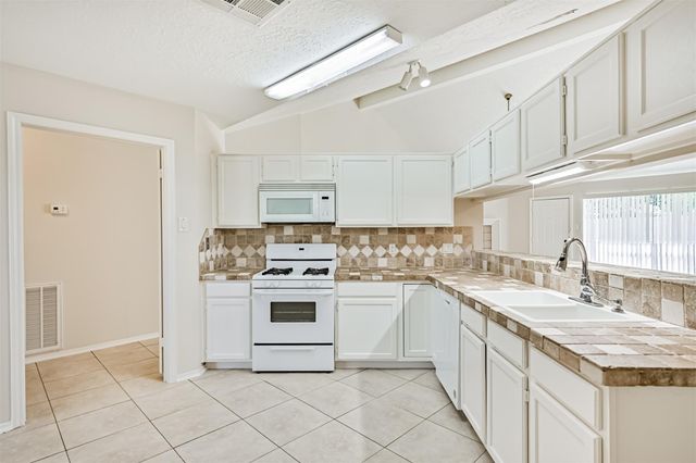4622 Pecan Grove Drive, Pearland, TX 77584
