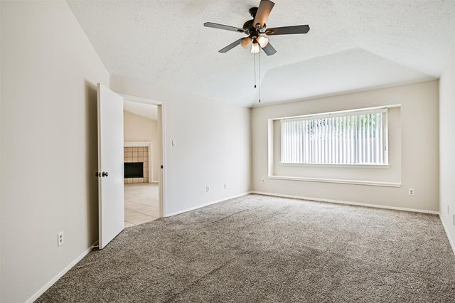 4622 Pecan Grove Drive, Pearland, TX 77584
