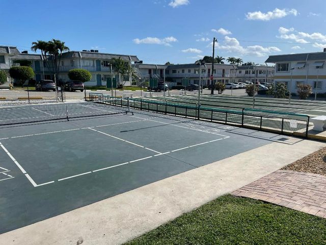 3160 Lake Osborne Drive 201, Lake Worth Beach, FL 33461