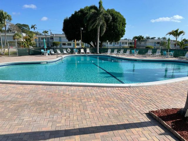 3160 Lake Osborne Drive 201, Lake Worth Beach, FL 33461