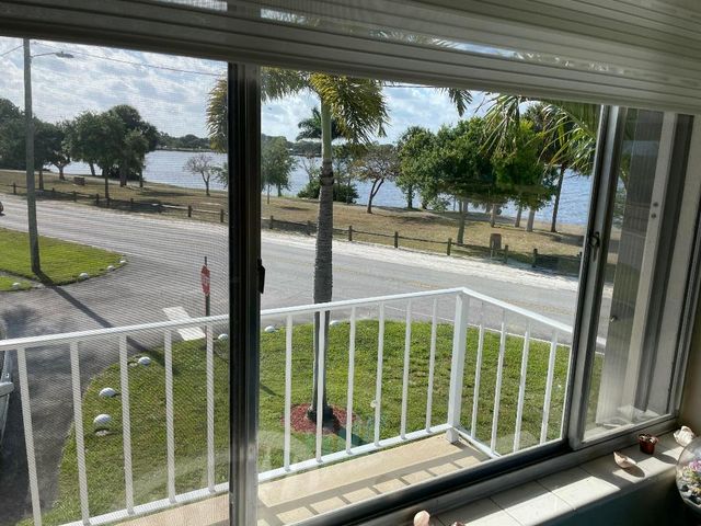 3160 Lake Osborne Drive 201, Lake Worth Beach, FL 33461