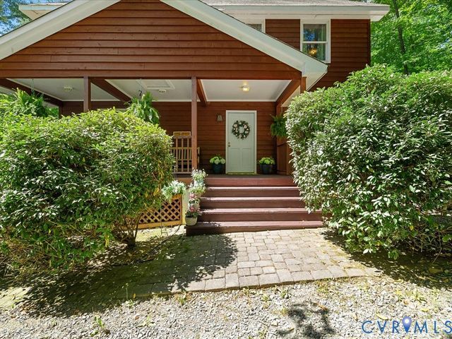 2556 Ridge Rd, Powhatan, VA 23139