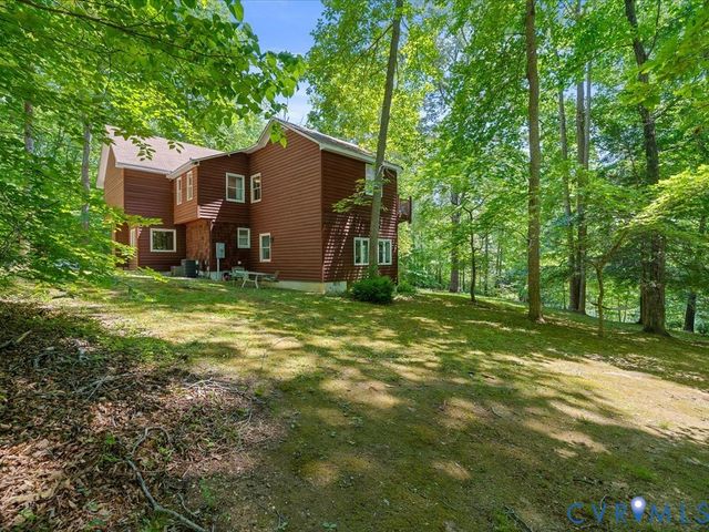 2556 Ridge Rd, Powhatan, VA 23139