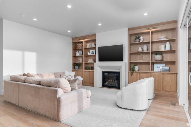 995 N TITAN DR, Lehi, UT 84043