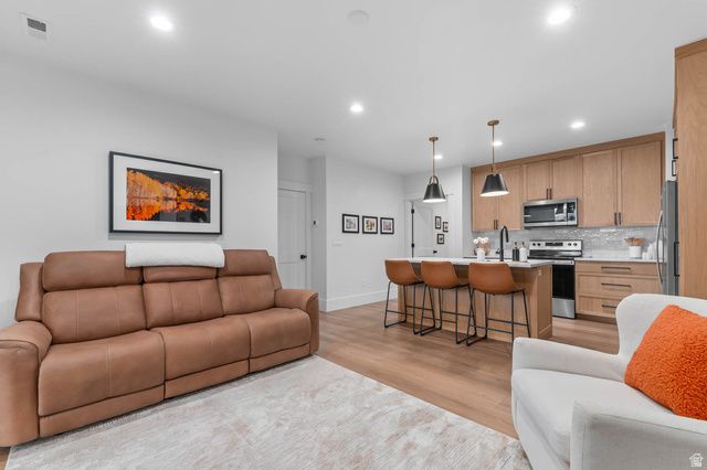 995 N TITAN DR, Lehi, UT 84043