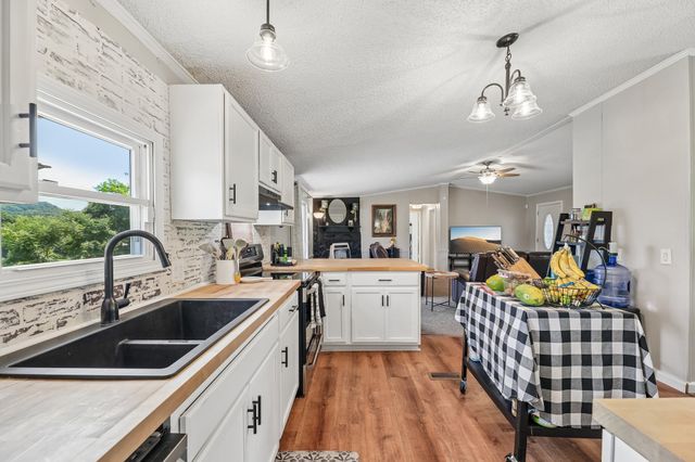 1846 Theta Pike, Columbia, TN 38401