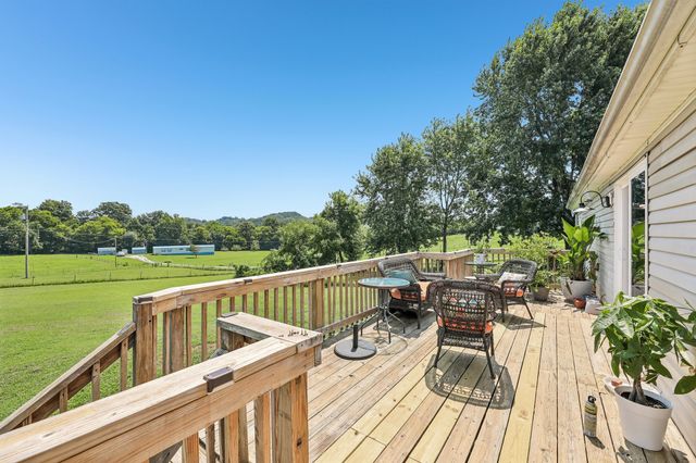1846 Theta Pike, Columbia, TN 38401