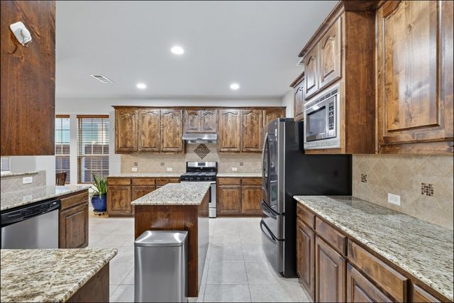 209 Florence Drive, Lewisville, TX 75056