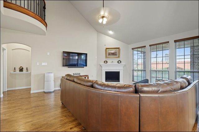 209 Florence Drive, Lewisville, TX 75056