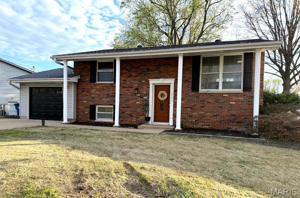 3904 Dunn Road, Hazelwood, MO 63042