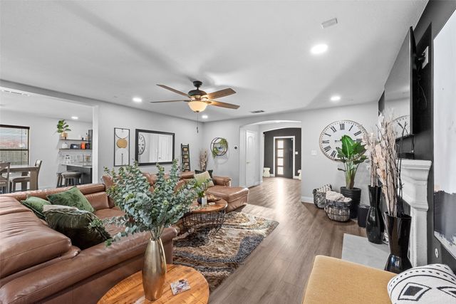703 Harvest Glen Drive, Cedar Hill, TX 75104