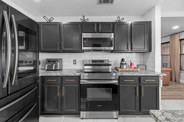 703 Harvest Glen Drive, Cedar Hill, TX 75104