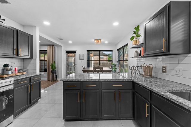 703 Harvest Glen Drive, Cedar Hill, TX 75104