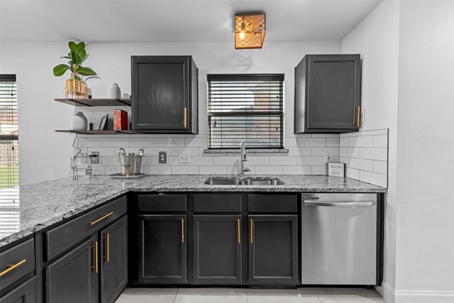 703 Harvest Glen Drive, Cedar Hill, TX 75104