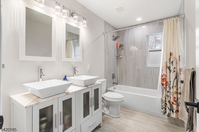 29 Tennis Rd, Jefferson Twp., NJ 07849