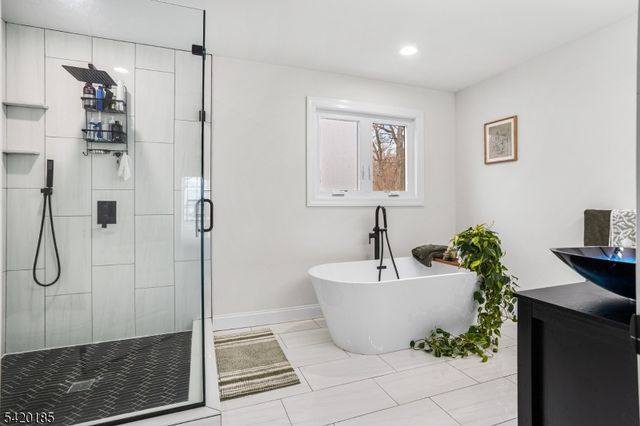 29 Tennis Rd, Jefferson Twp., NJ 07849