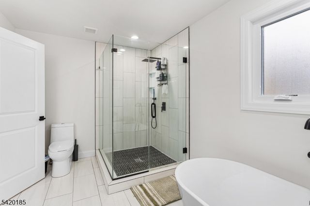 29 Tennis Rd, Jefferson Twp., NJ 07849