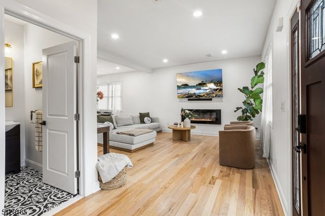 29 Tennis Rd, Jefferson Twp., NJ 07849