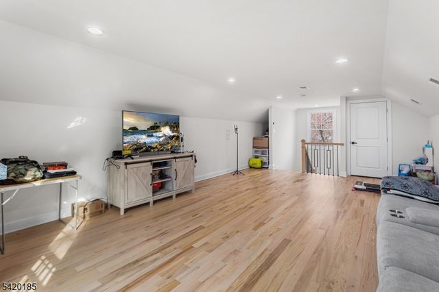 29 Tennis Rd, Jefferson Twp., NJ 07849