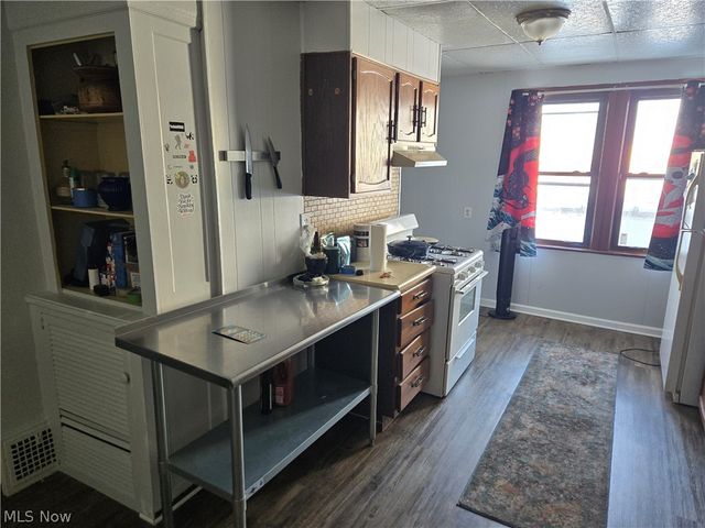 5767 Ridge Road, Parma, OH 44129