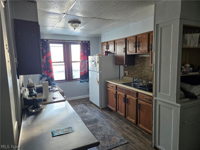 5767 Ridge Road, Parma, OH 44129