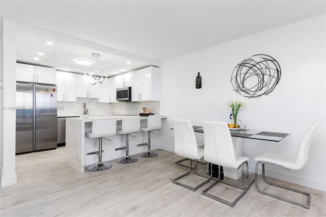 2201 S Ocean Dr 902, Hollywood, FL 33019