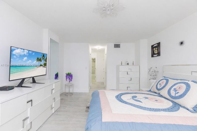 2201 S Ocean Dr 902, Hollywood, FL 33019